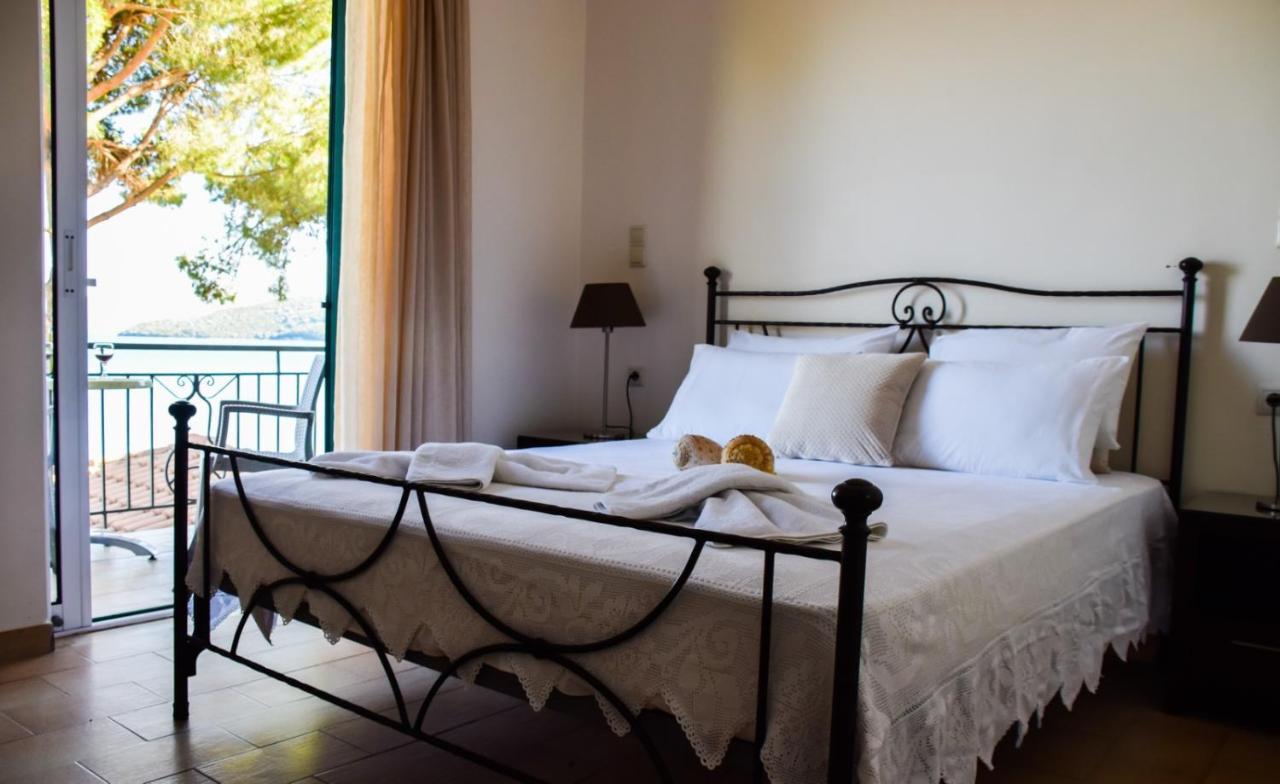 Marina Pansion Hotel Nydri  Ngoại thất bức ảnh